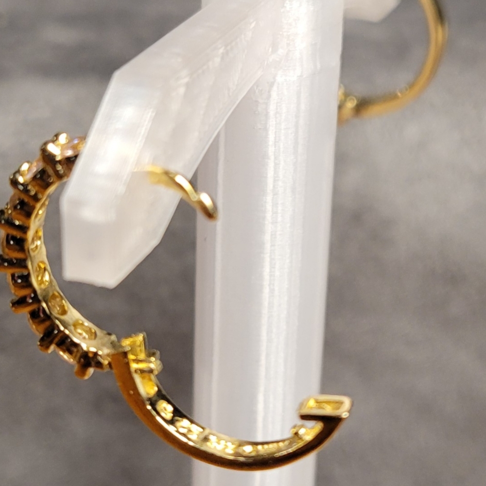 Elegant Gold and Silver Women's Hoop Earrings - Picture 3 of 8
